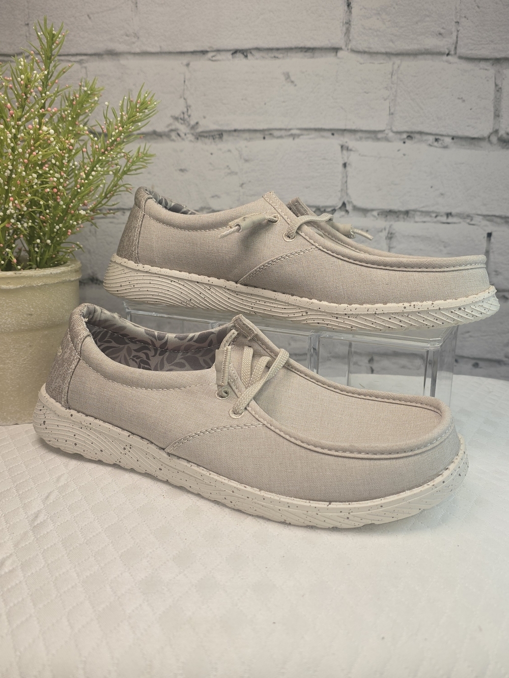 EDDIE BAUER CANVAS SLIP-ON LOAFER SHOE CASUAL BOAT STYLE WOMENS SIZE 8 NEW